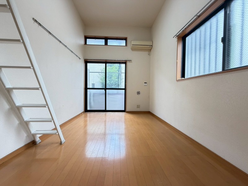シャトルⅡ2階 別部屋の写真