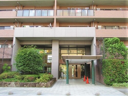 ライオンズプラザ本八幡 エントランス外観　※前回募集時2020年9月撮影