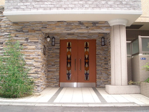 プレール・ドゥーク西新宿305号室 エントランス