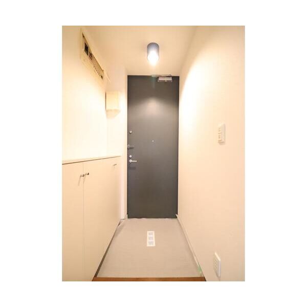 2232フレグランスアベニュー305号室 玄関