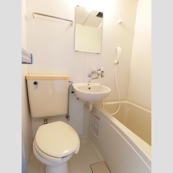 オイカワハイツ107号室 浴室、トイレ