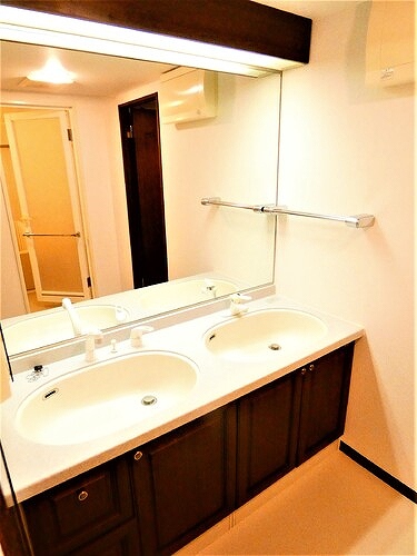 ライオンズヒルズ鎌倉山1階 洗面