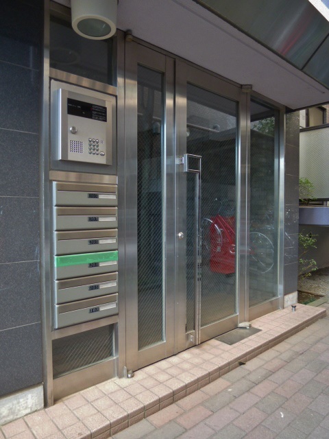 サンセリテ三鷹 オートロック付きエントランス