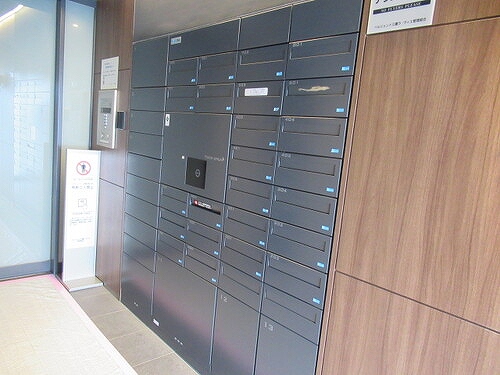ベルジェンド三鷹ラ・ヴィエ3階 宅配ボックス