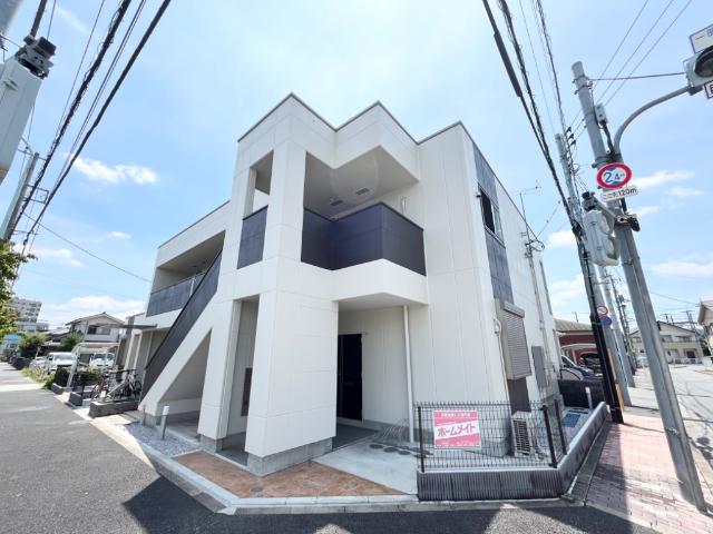メゾンアドラブール 外観写真（昼）