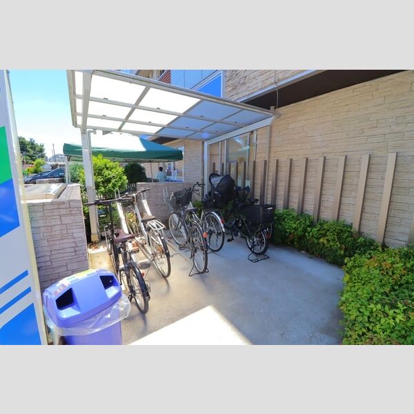 キャッスル西大宮 駐輪場