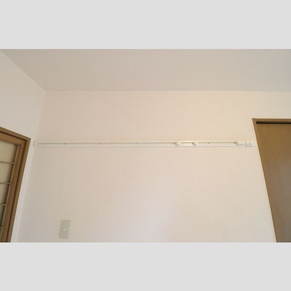 コーポラスM 壁掛けスリムレールハンガー(洋室6帖①)