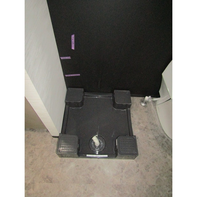 ロアール横浜十日市場1階 内観