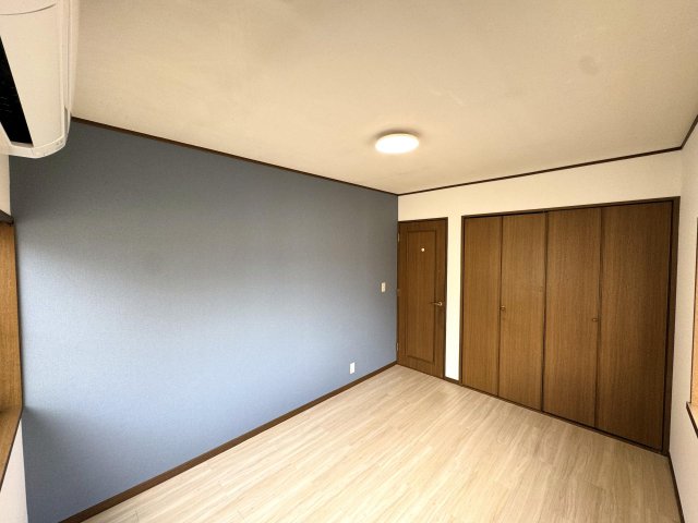 柏市みどり台 戸建 ◆ 大きなクローゼットのある６帖の洋室