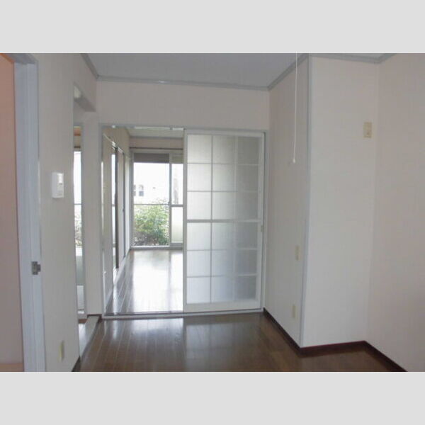 エステート根岸台107号室 洋室