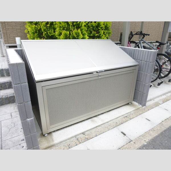 グランシャリオ 入居者様専用ゴミストッカー