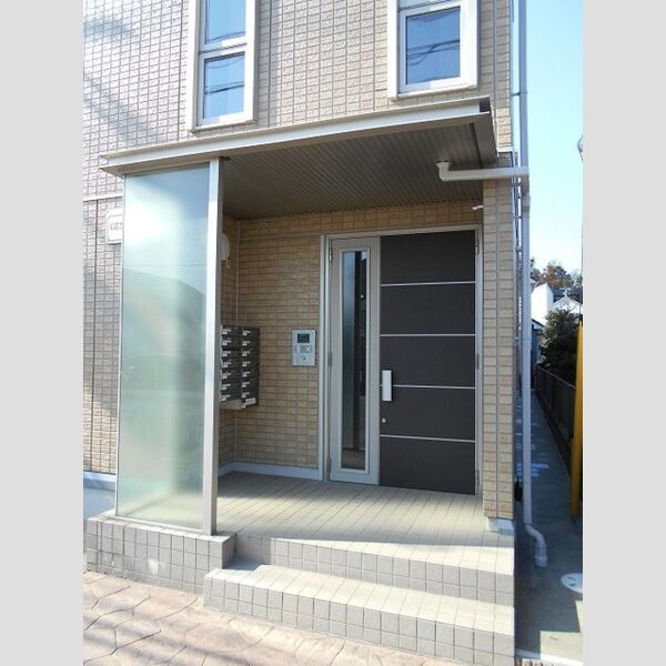 GEMINI　ONNA エントランス