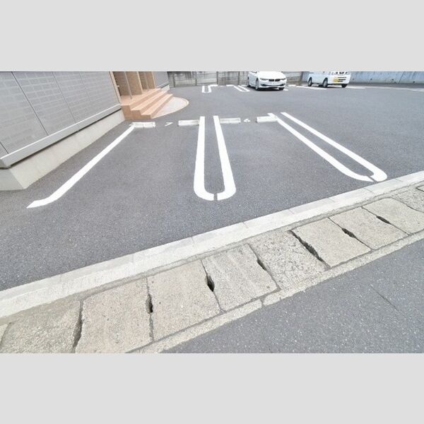 ボナール・ヴィラ 駐車場