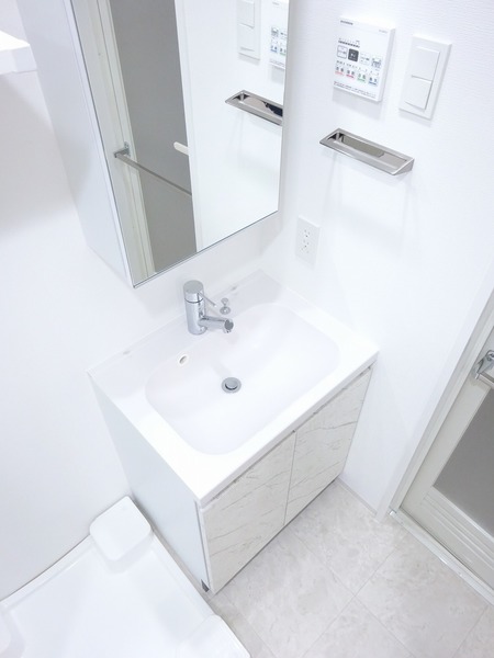 ＧＥＮＯＶＩＡ西横浜1004号室 洗面