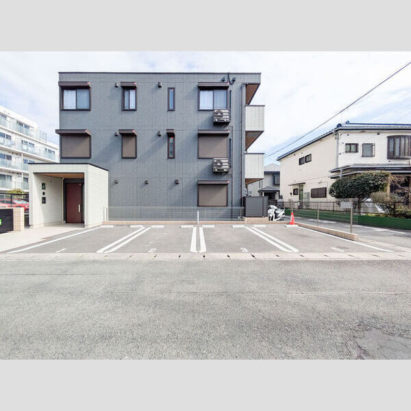 ローレルハイム202号室 駐車場