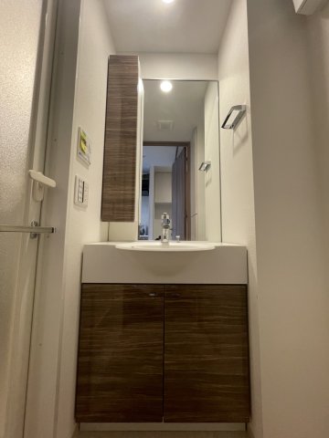 ガーラ・ステーション川崎平間3階 洗面