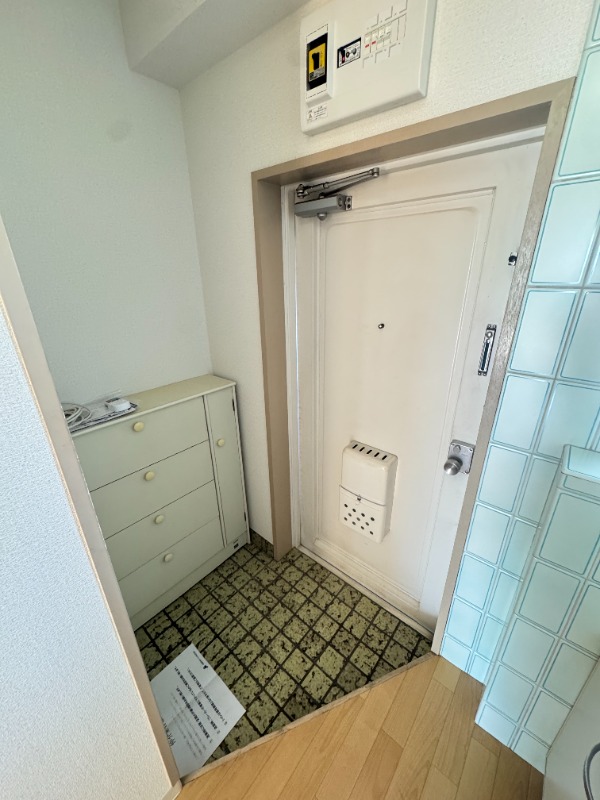 パールハイツ立川 下駄箱付玄関！