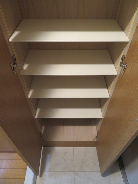 ガラ・シティ南麻布4階 収納があります