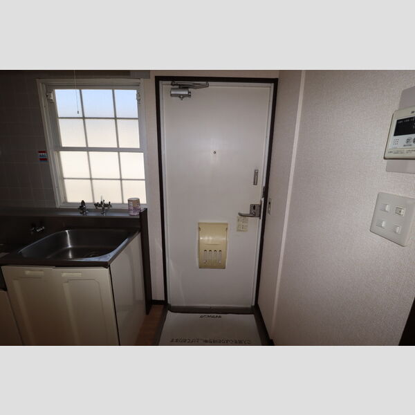 シティハイツヒロセB 玄関