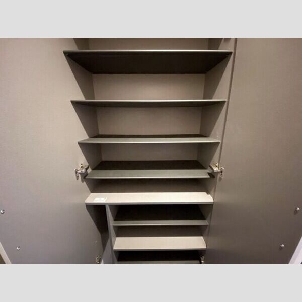 ジョーヌエトワール101号室 シューズボックス