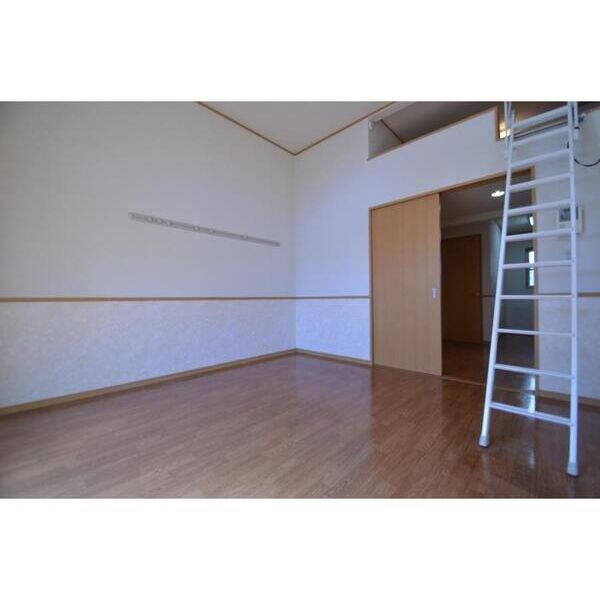 メゾンダジュール10番館 リビング