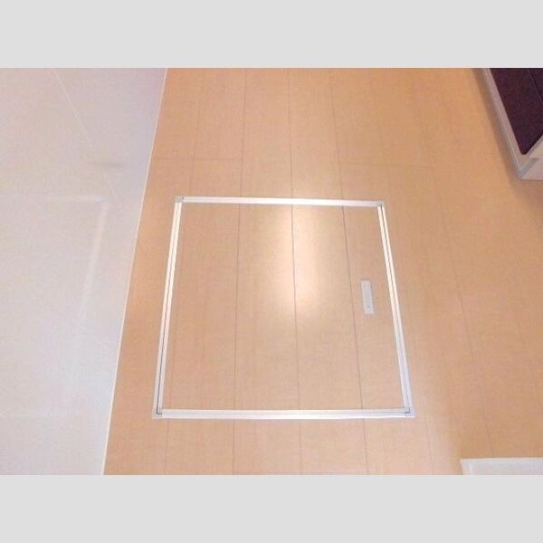 saeria キッチン　床下収納