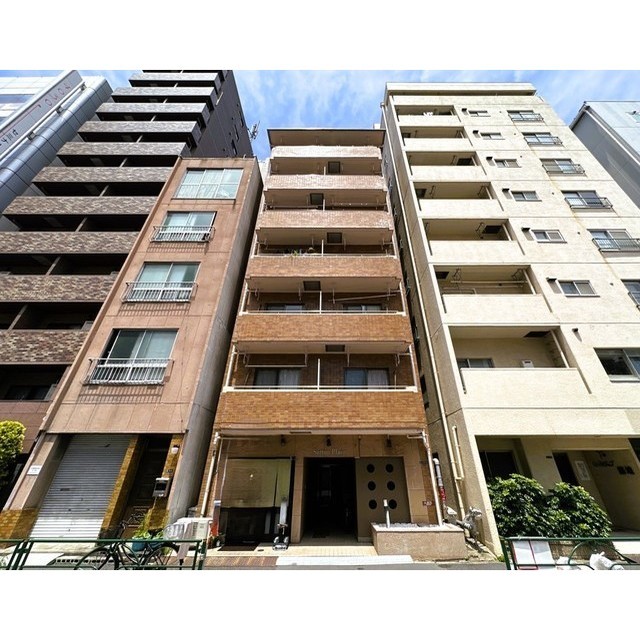 サットンプレイスの外観画像