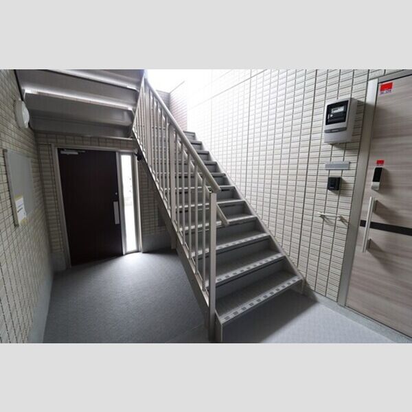 Dimorare(ディモラーレ) 共用階段