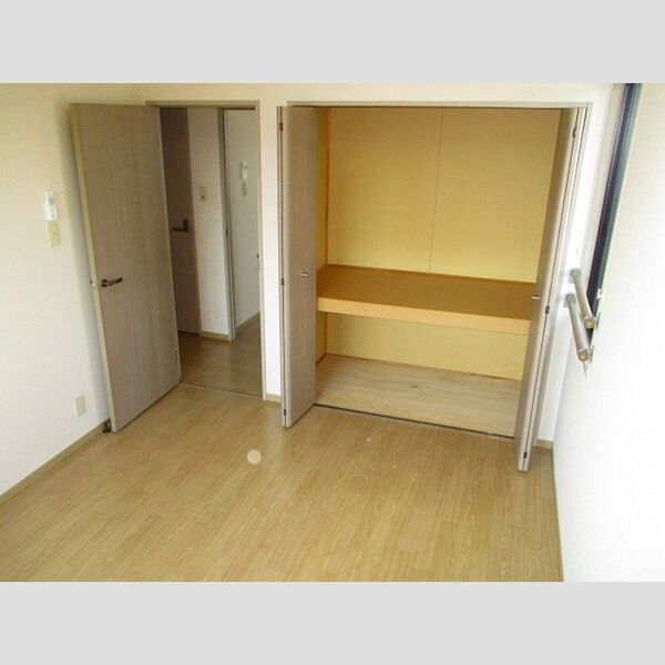 メゾン一の坪 収納