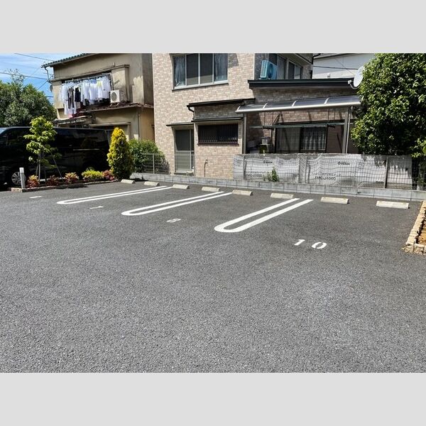 サンモール 駐車場