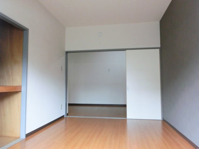 アムールキタイ0102号室 洋室１　※現況優先