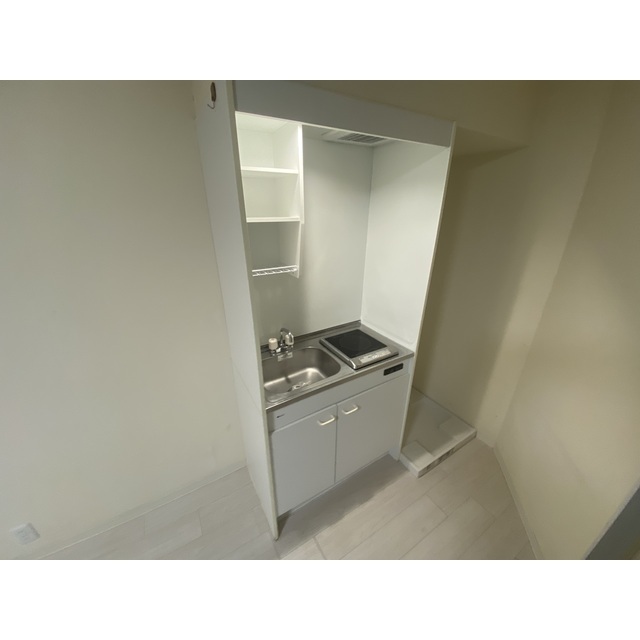 スリーパインズ キッチン