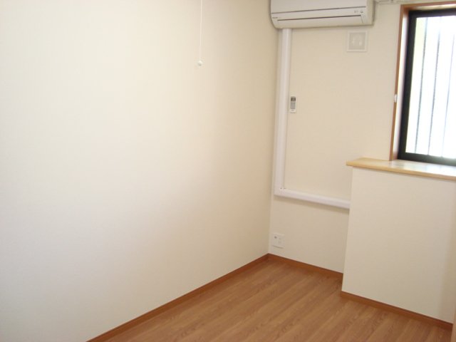 グレイシャス203号室 洋室