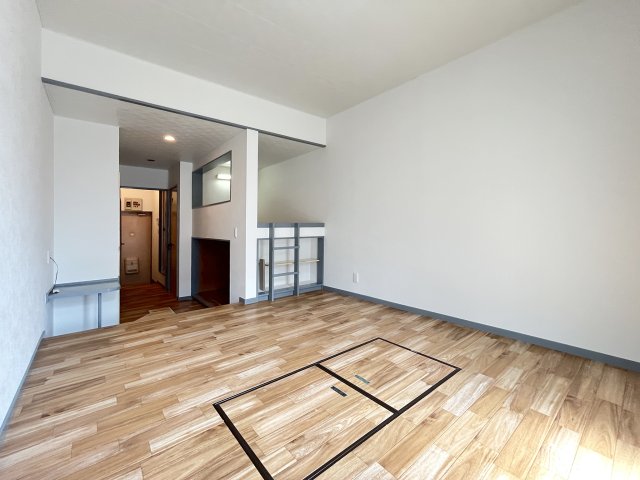 アルール平塚 同物件・別部屋画像　左右反転タイプ