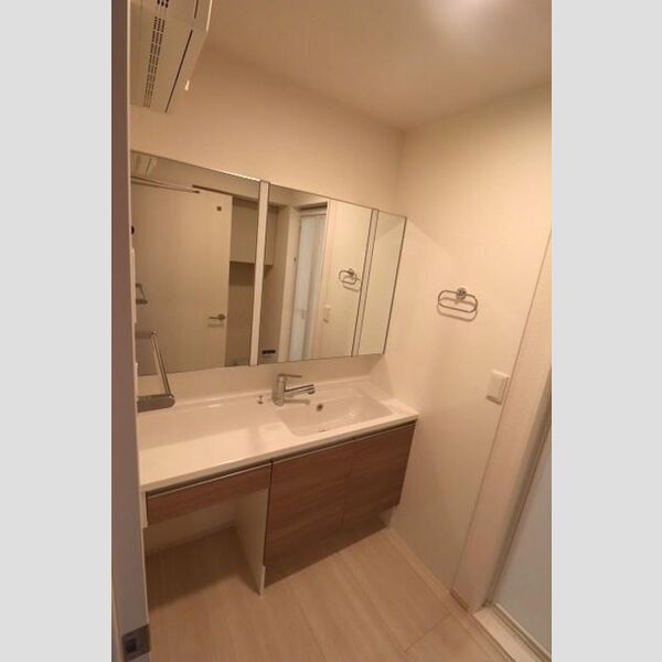 メゾンドシェリール 洗髪洗面化粧台