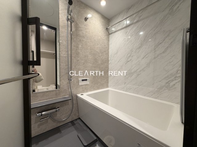 コンシェリア目黒本町 ＴＨＥ ＲＥＳＩＤＥＮＣＥ4階 追い焚き機能付きバスルーム/足を伸ばせる広々タイプ