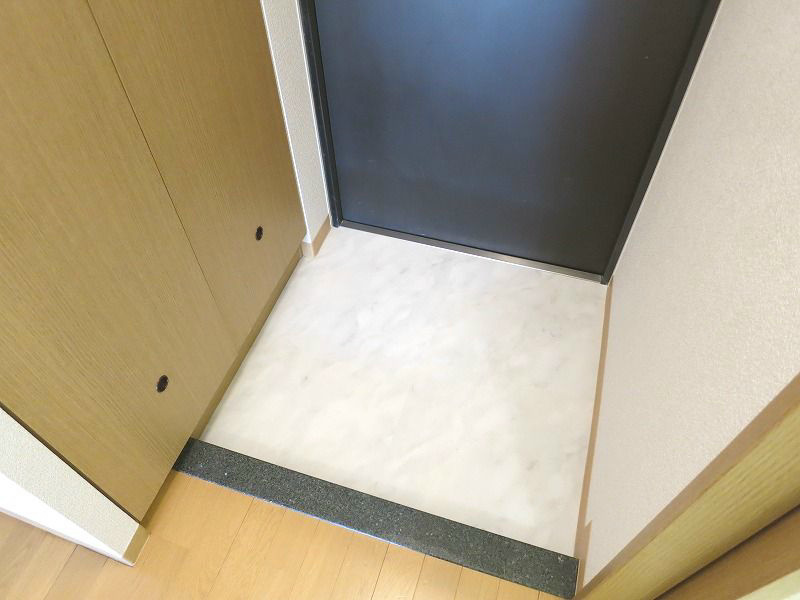 アレグリア2階 玄関