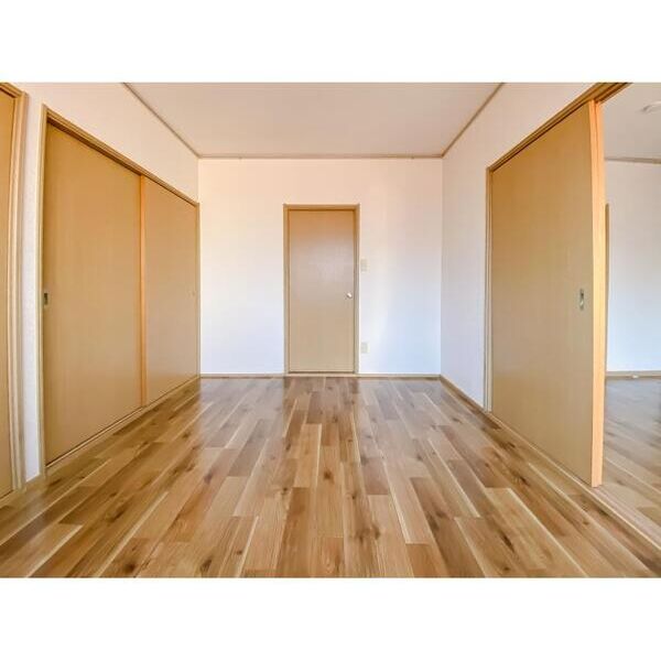 エステートピア細田 リビング