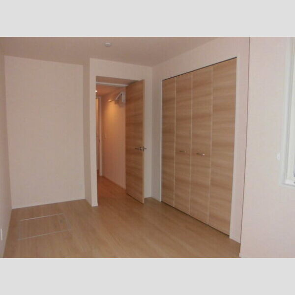 スターリィ・コート大倉山 洋室6.6帖