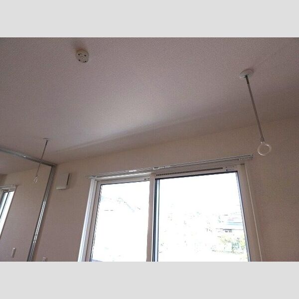 クロシェット201号室 室内物干し