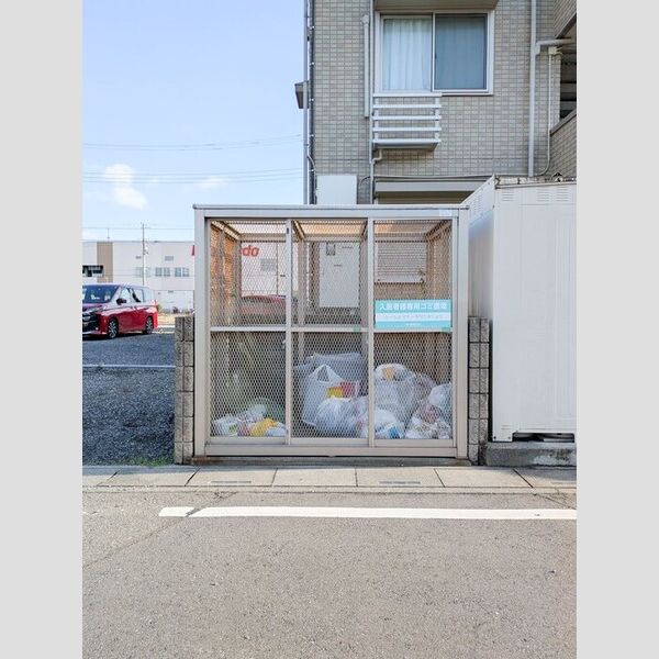 ブライトコート101号室 ゴミ置き場