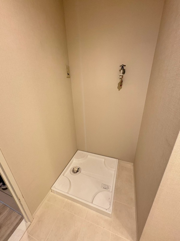 ラレーブ蕨中央6階 洗濯機置場