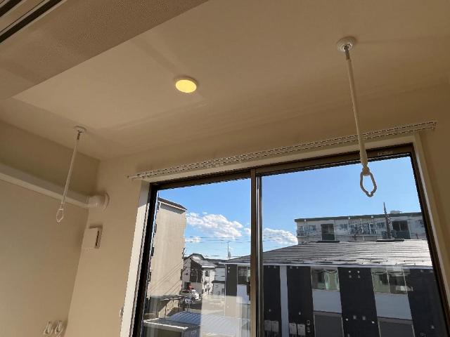 ミ・カーサ河辺A 室内物干し