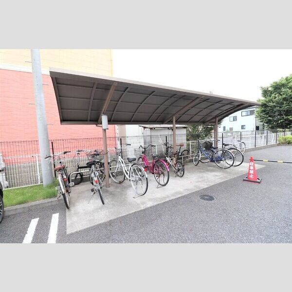 フェルメール 駐輪場