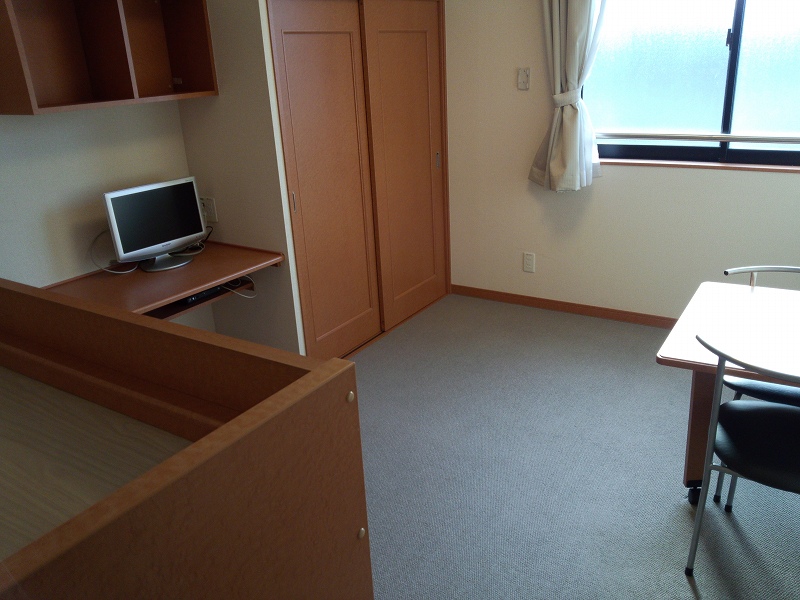 レオパレス第二吉兵衛ハウス205号室 リビング