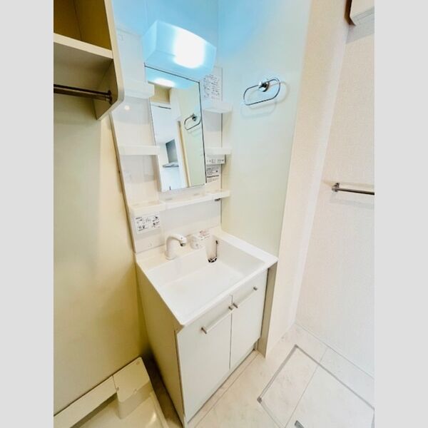 クローネ湘南 洗髪洗面化粧台