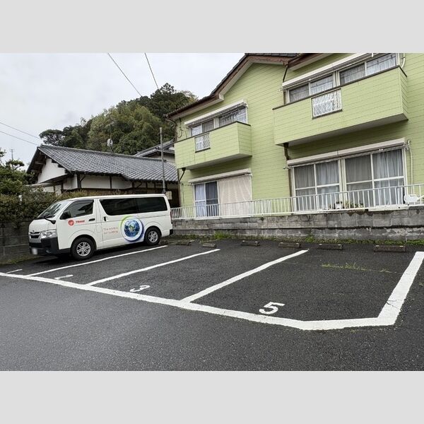 オークス小林203号室 駐車場