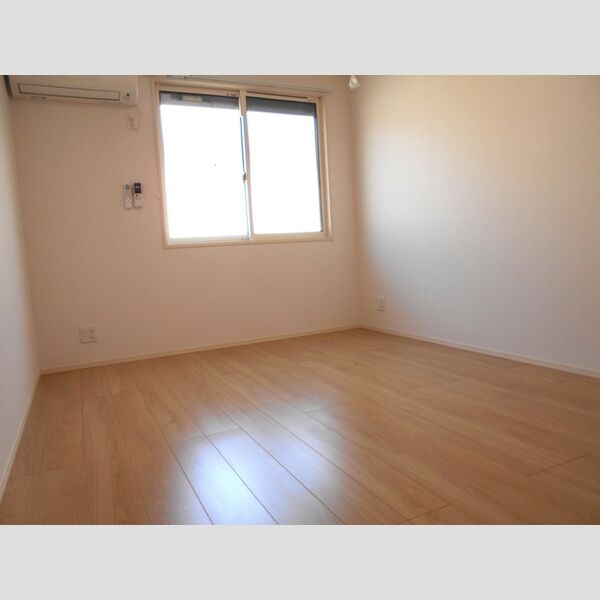 メゾンドコンフォール201号室 居室