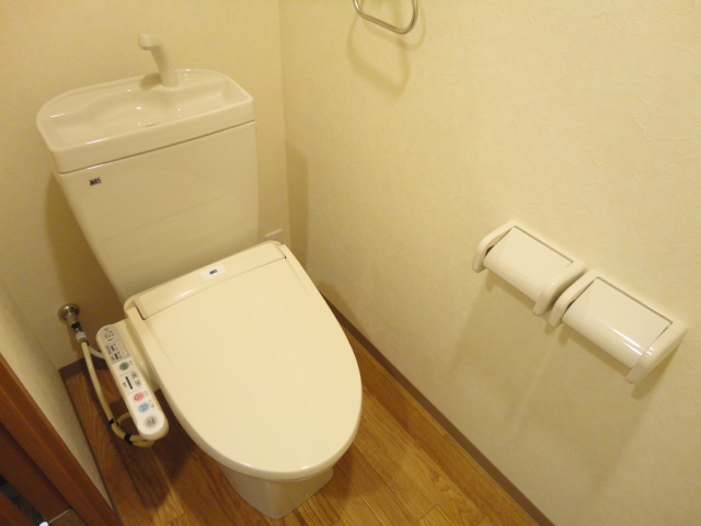 Ｌｅ　ｔｅｍｐｓ　ｈｅｕｒｅｕｘ　”Ｓ（ルタンウルーエス） シャワー付トイレ