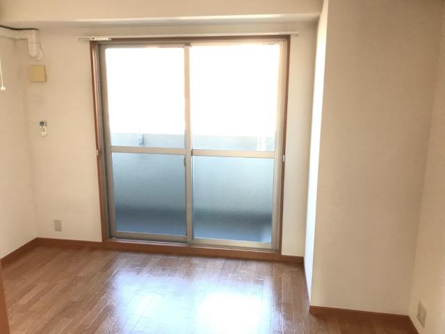 アリウス川崎 室内